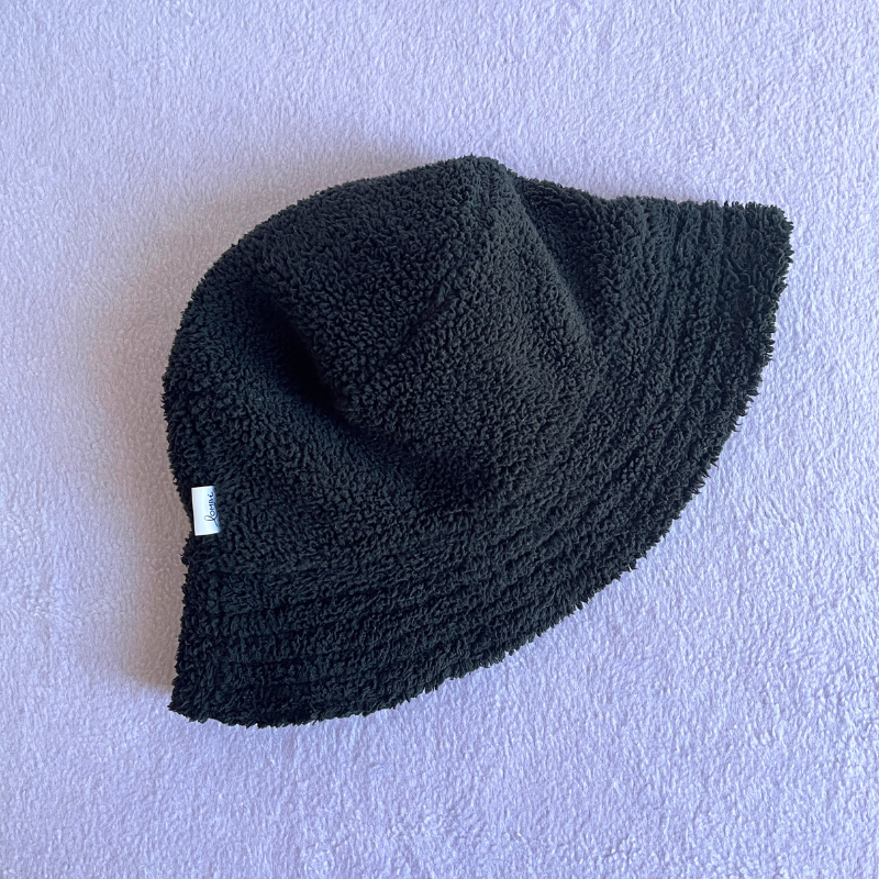 Lombi bob upcyclé polaire noire